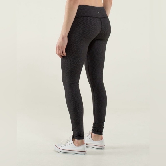 lululemon athletica Pants - 2014 Lululemon Wunder Under Pant Legging Diamond Dot Black White Size 10